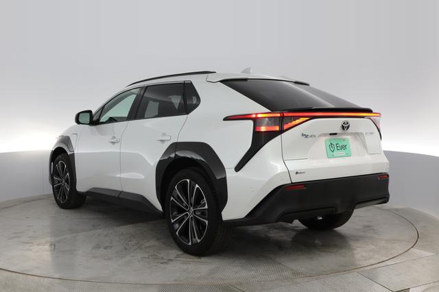 2024 Toyota bZ4X — photo 9 of 25