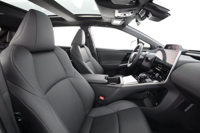 2024 Toyota bZ4X — photo 17 of 25