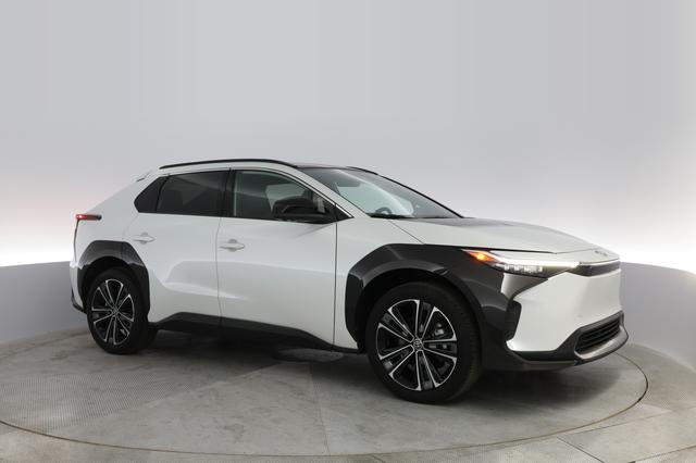 2024 Toyota bZ4X — photo 7 of 25