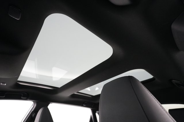 2024 Toyota bZ4X — photo 18 of 25