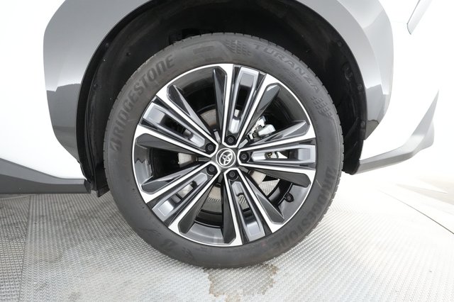 2024 Toyota bZ4X — photo 12 of 25