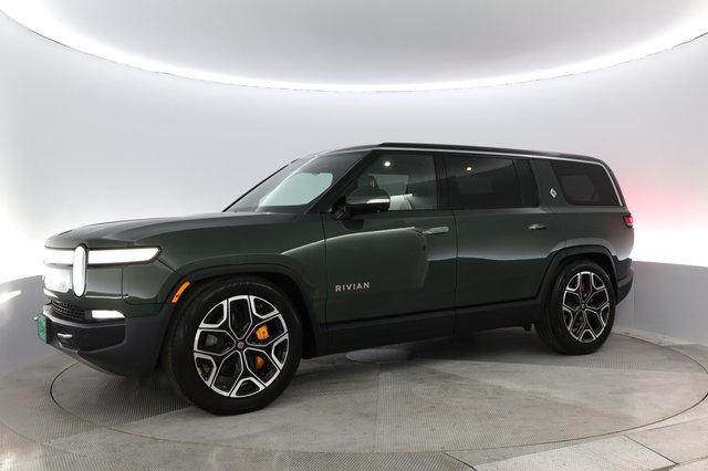 2022 Rivian R1S — photo 10 of 32