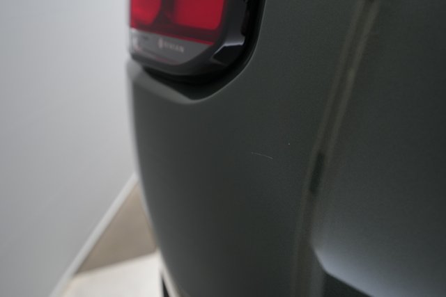 2022 Rivian R1S — photo 26 of 32