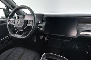 2022 Rivian R1S — photo 3 of 32