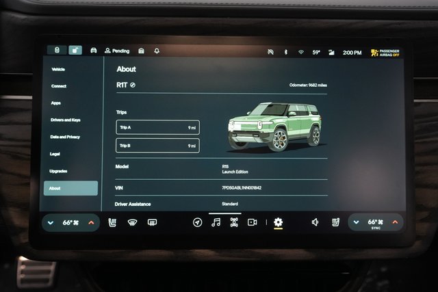 2022 Rivian R1S — photo 4 of 32