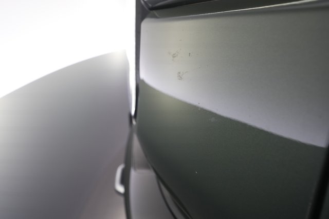 2022 Rivian R1S — photo 25 of 32
