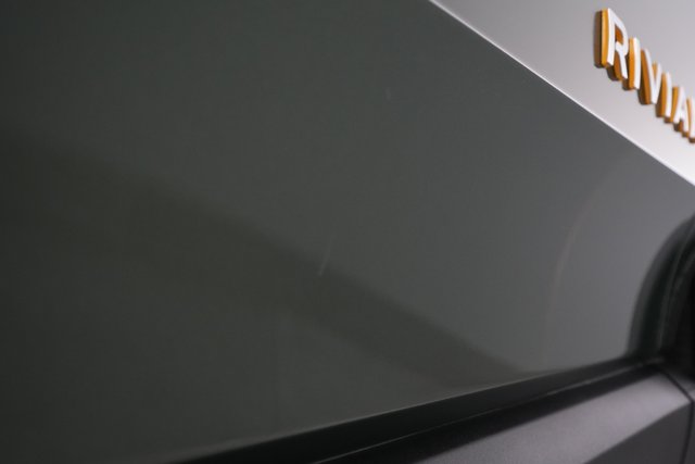 2022 Rivian R1S — photo 30 of 32