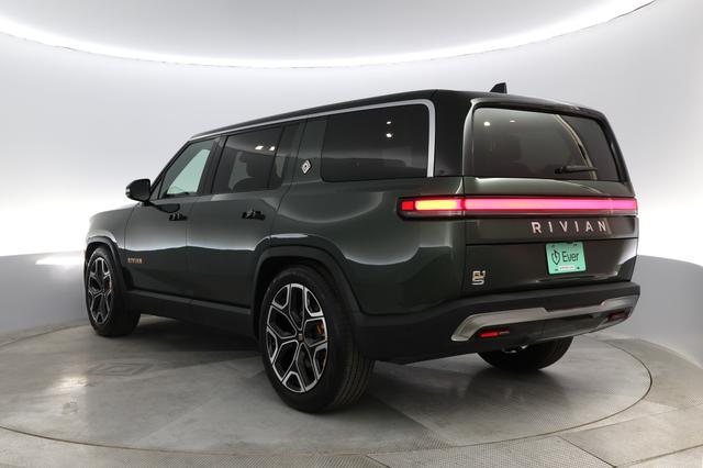 2022 Rivian R1S — photo 9 of 32