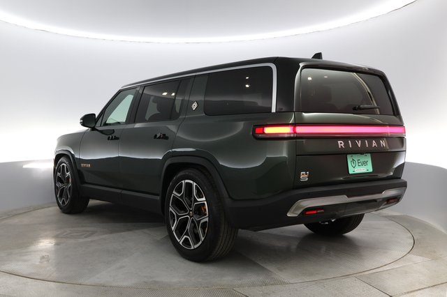 2022 Rivian R1S — photo 9 of 32