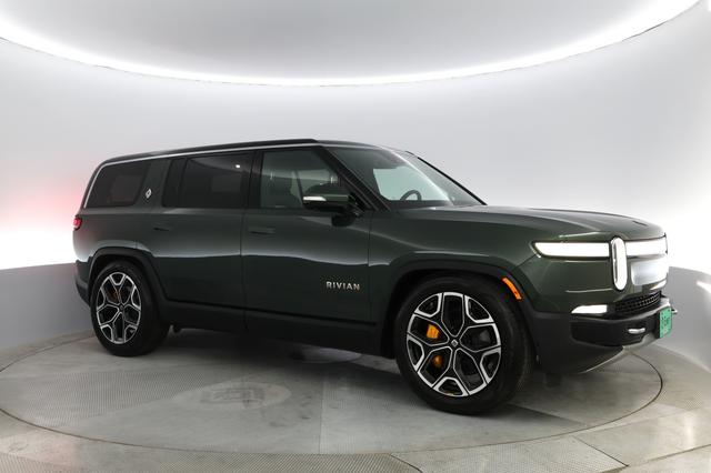 2022 Rivian R1S — photo 7 of 32