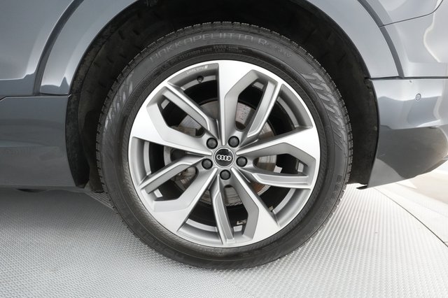 2021 Audi e-tron — photo 14 of 35