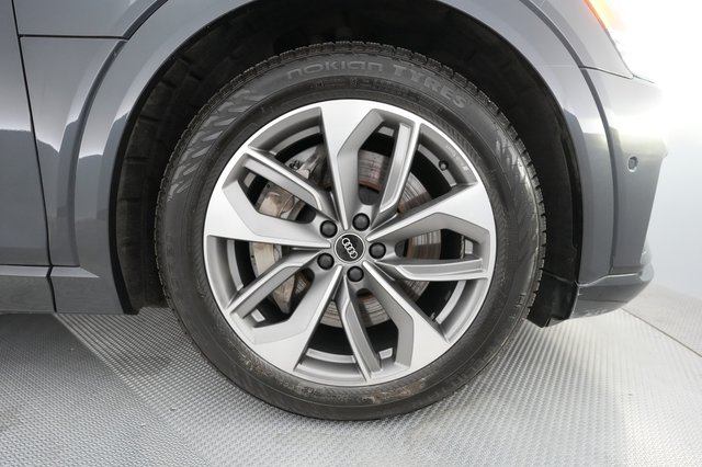 2021 Audi e-tron — photo 15 of 35