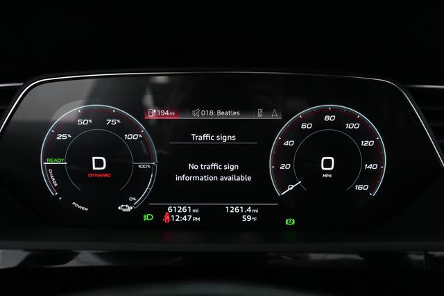 2021 Audi e-tron — photo 4 of 35