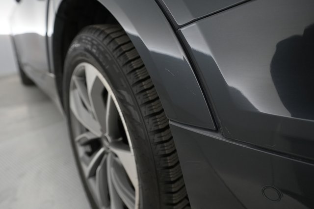 2021 Audi e-tron — photo 28 of 35