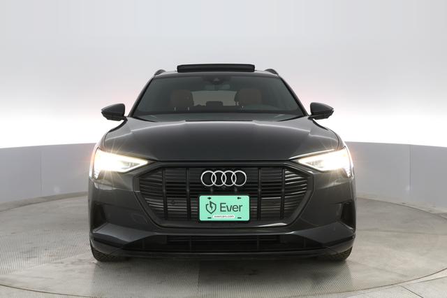 2021 Audi e-tron — photo 6 of 35