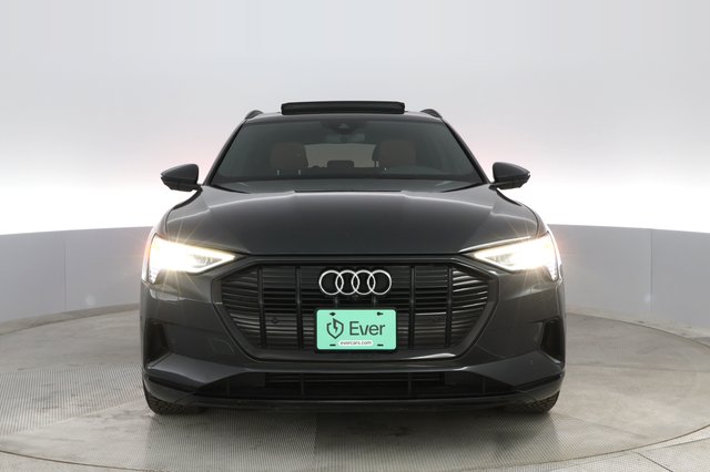 2021 Audi e-tron — photo 6 of 35