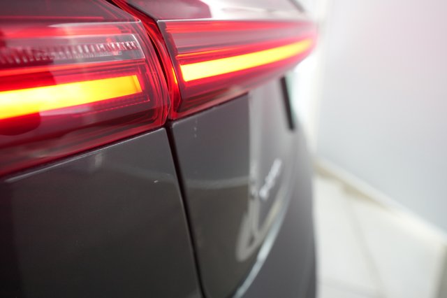 2021 Audi e-tron — photo 29 of 35