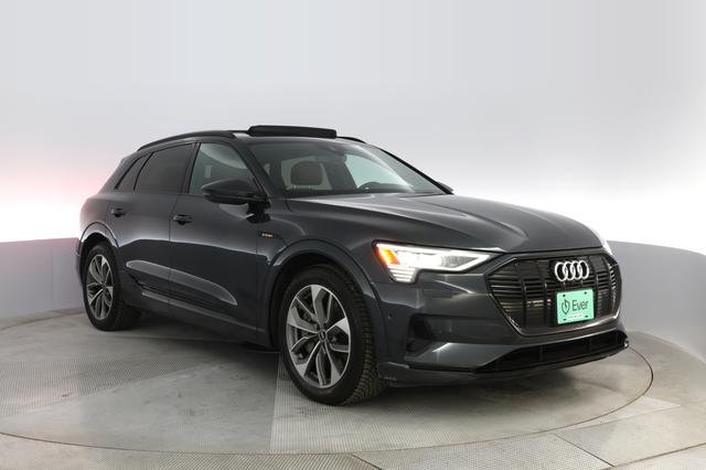 2021 Audi e-tron — photo 7 of 35