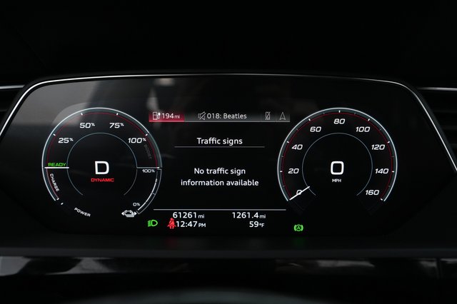 2021 Audi e-tron — photo 34 of 35