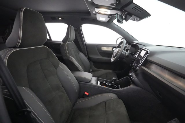 2023 Volvo XC40 Recharge — photo 20 of 34