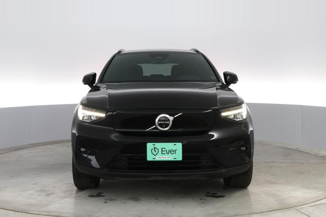 2023 Volvo XC40 Recharge — photo 6 of 34