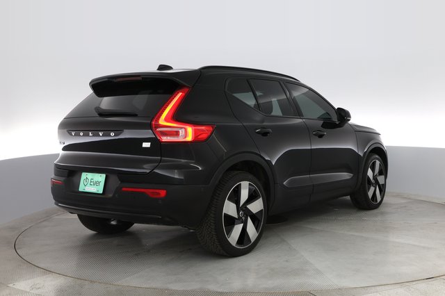 2023 Volvo XC40 Recharge — photo 2 of 34
