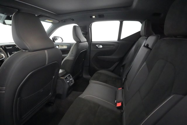 2023 Volvo XC40 Recharge — photo 19 of 34