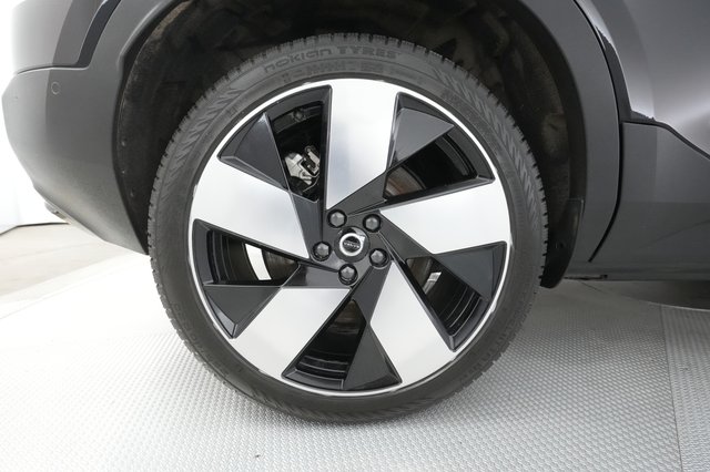 2023 Volvo XC40 Recharge — photo 15 of 34