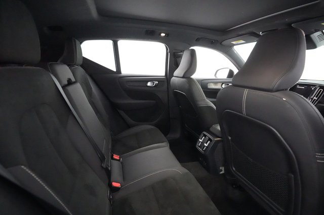2023 Volvo XC40 Recharge — photo 21 of 34