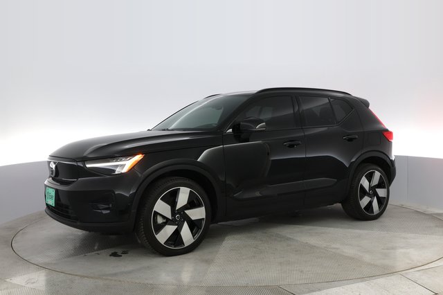 2023 Volvo XC40 Recharge — photo 11 of 34