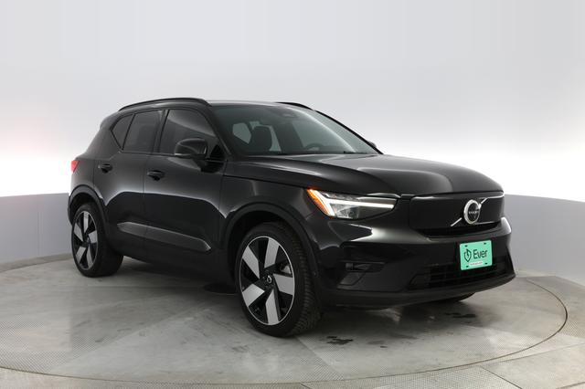 2023 Volvo XC40 Recharge — photo 7 of 34