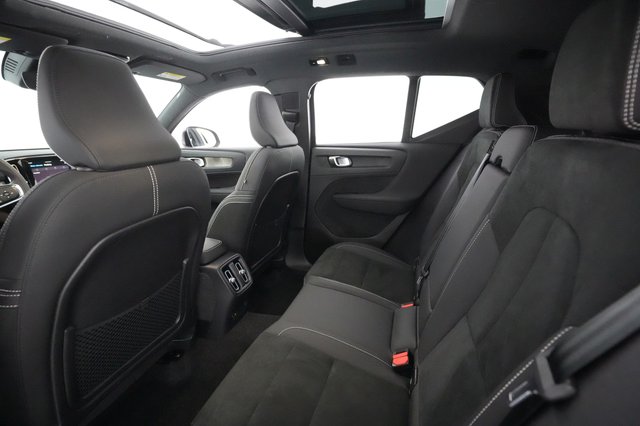 2023 Volvo XC40 Recharge — photo 18 of 27