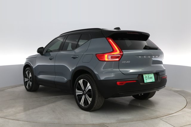 2023 Volvo XC40 Recharge — photo 11 of 27