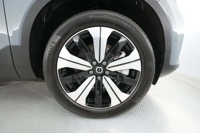 2023 Volvo XC40 Recharge — photo 15 of 27