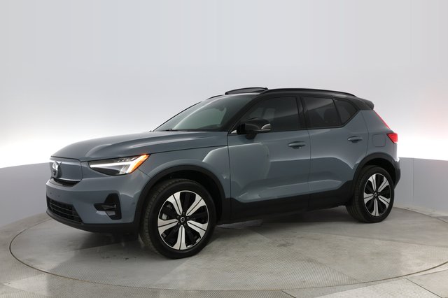 2023 Volvo XC40 Recharge — photo 12 of 27