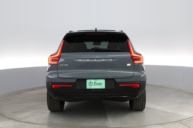2023 Volvo XC40 Recharge — photo 10 of 27