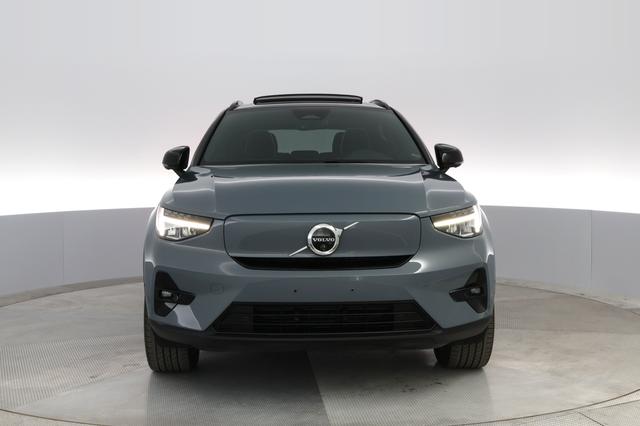 2023 Volvo XC40 Recharge — photo 6 of 27