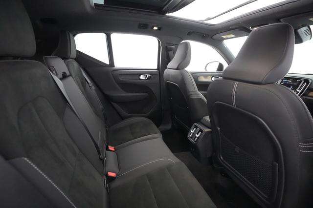 2023 Volvo XC40 Recharge — photo 3 of 27