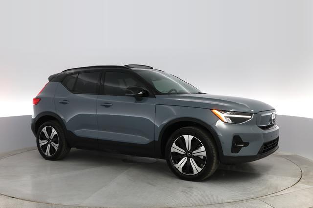 2023 Volvo XC40 Recharge — photo 8 of 27