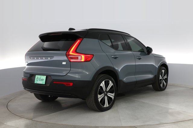 2023 Volvo XC40 Recharge — photo 2 of 27