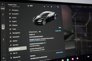 2022 Tesla Model S — photo 4 of 41