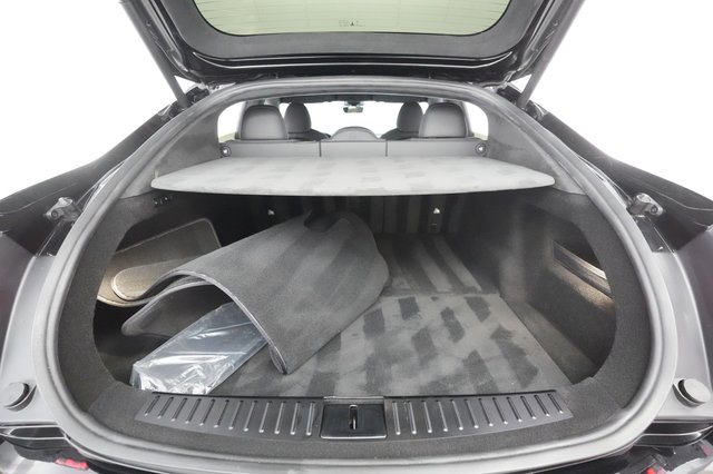 2022 Tesla Model S — photo 21 of 41