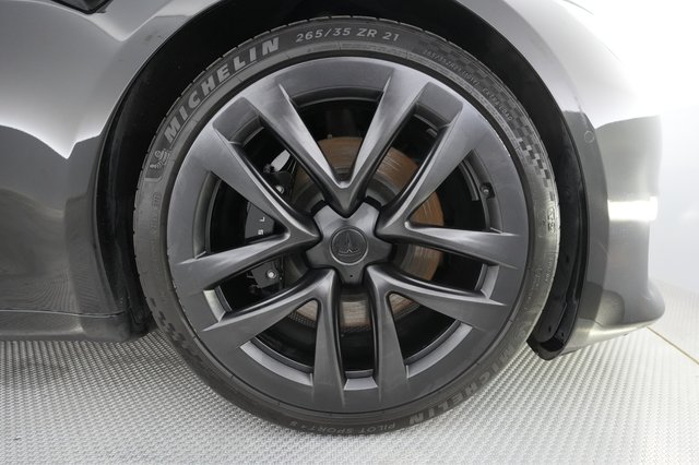 2022 Tesla Model S — photo 13 of 41