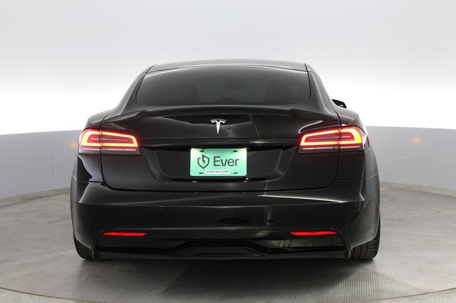 2022 Tesla Model S — photo 8 of 41