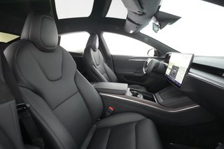 2022 Tesla Model S — photo 17 of 41