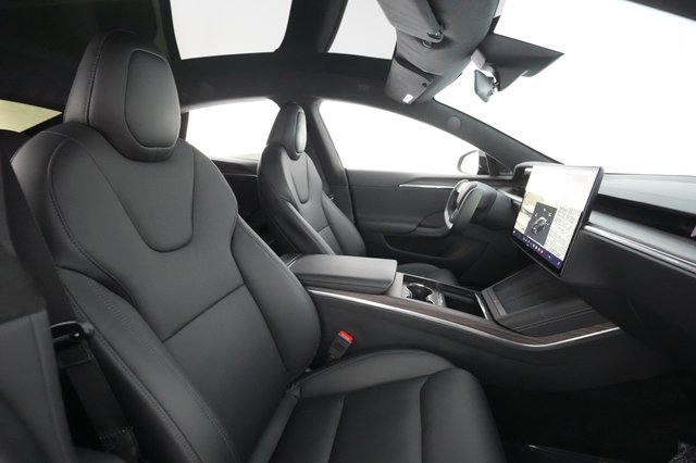 2022 Tesla Model S — photo 17 of 41