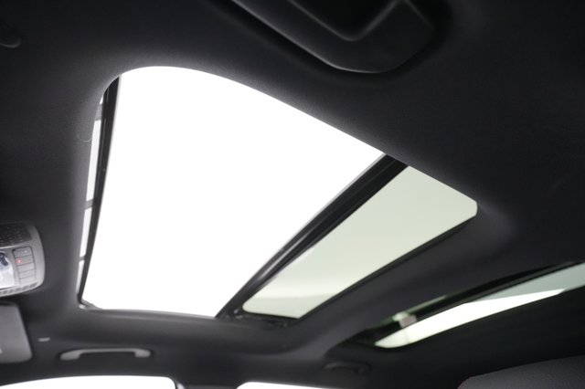 2023 Mercedes-Benz EQB — photo 24 of 32