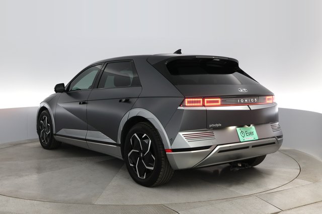 2023 Hyundai IONIQ 5 — photo 12 of 36