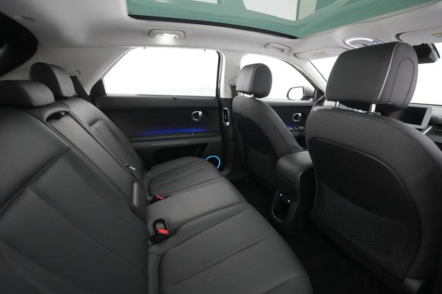 2023 Hyundai IONIQ 5 — photo 4 of 36
