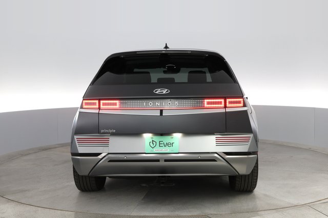 2023 Hyundai IONIQ 5 — photo 11 of 36